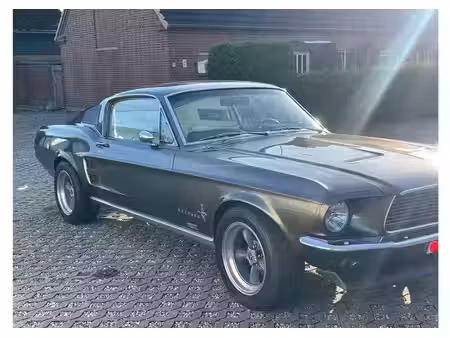 Ford Mustang Fastback S