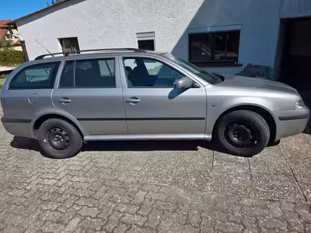 Škoda Octavia 1.6 102