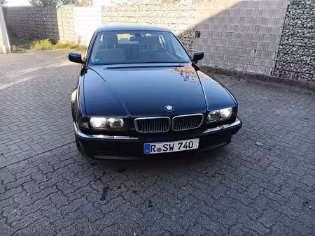 BMW Série 7 740i 4.4 286