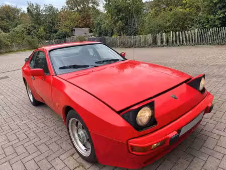 Porsche 944 