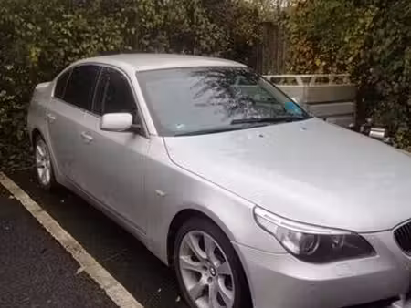 BMW Série 5 530d 3.0 300