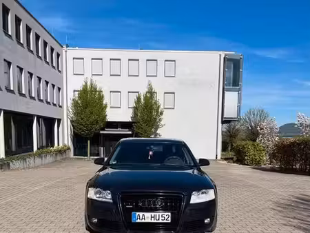 Audi A8 V8 4.2 TDI 326 quattro