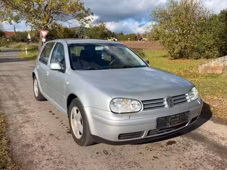 Volkswagen Golf 1.6 105