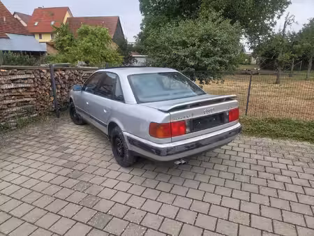 Audi 100 