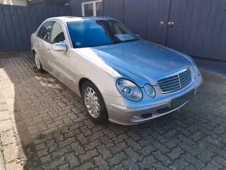 Mercedes-Benz Classe E E 220 V6 2.6 177