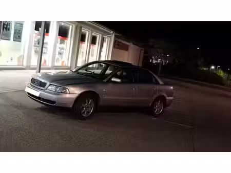 Audi A4 1.6 101