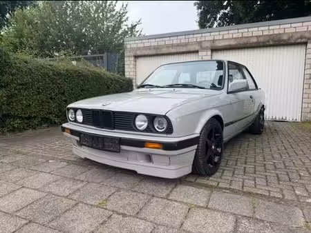 BMW Série 3 316i 1.6 102