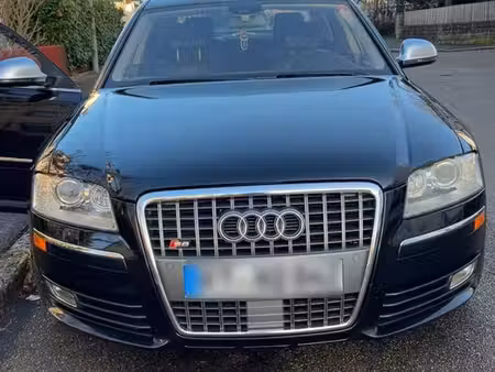 Audi A8 V8 4.2 TDI 326 quattro