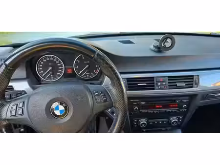 BMW Série 3 318i 2.0 143