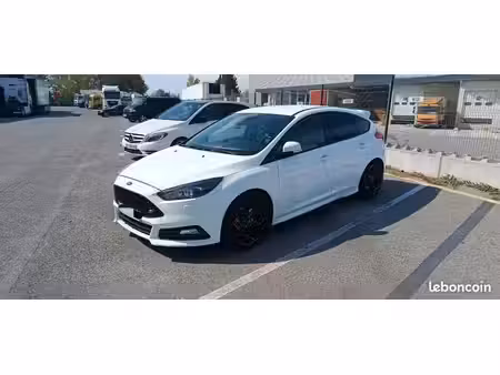 Ford Focus ST 2.0 250
