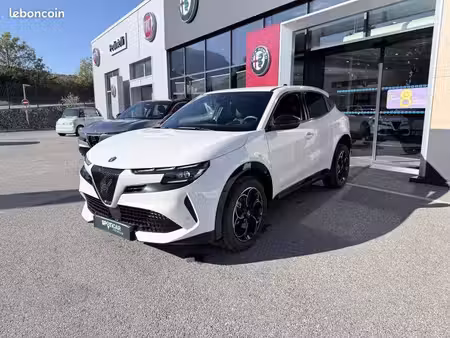Alfa Romeo Junior Ibrida 1.2 145