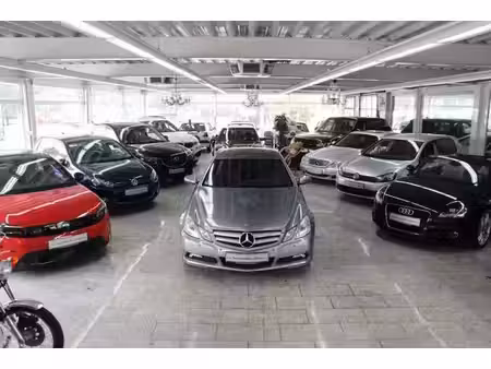 Mercedes-Benz Classe E E 250 2.1 150 Avantgarde