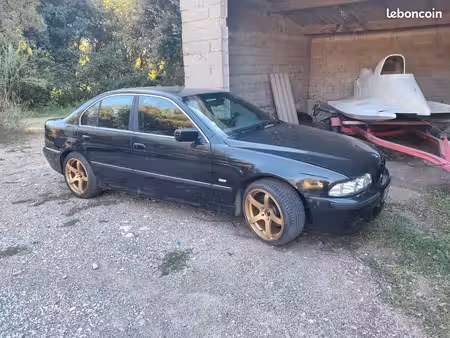 BMW Série 5 535i 3.5 245