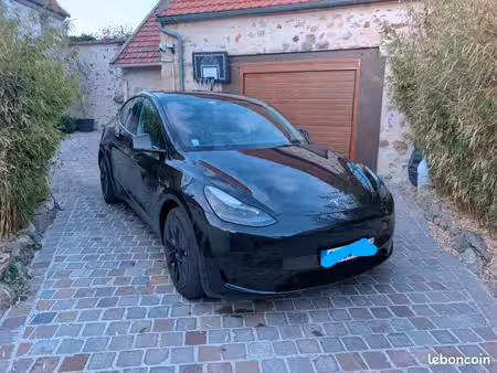 Tesla Model Y Grande Autonomie 275