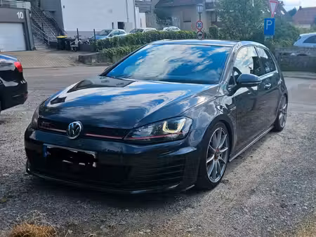 Volkswagen Golf GTI 2.0 TSI 230 Performance