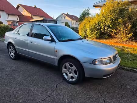 Audi A4 1.6 101