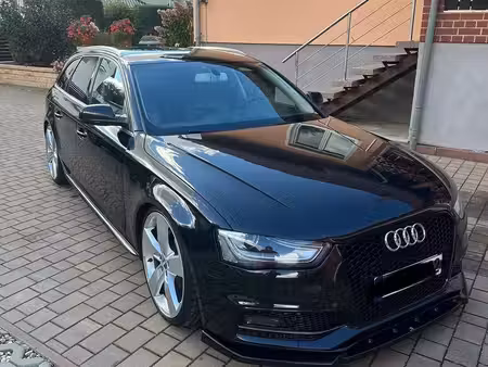 Audi A4 2.0 S line