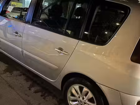 Renault Espace 2.2 dCi 140