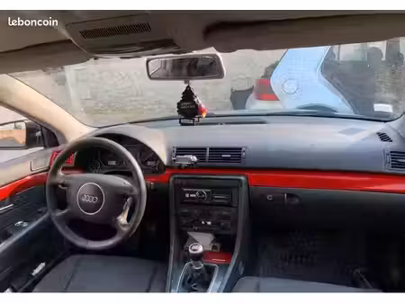 Audi A4 V6 2.5 TDI 155