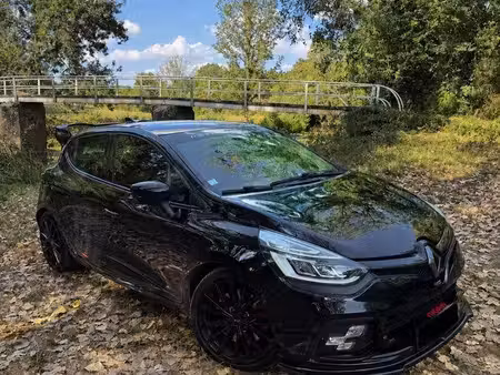 Renault Clio RS Trophy 1.6 T 220