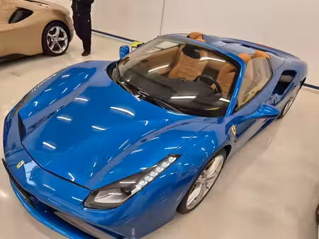Ferrari 488 Spider 3.9 T 670