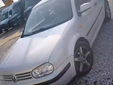 Volkswagen Golf 75
