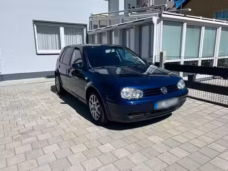 Volkswagen Golf 1.6 105