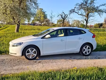 Volvo V40 T2 2.0 122