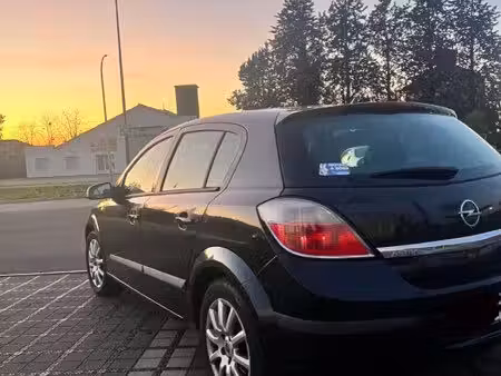Opel Astra 1.2 90