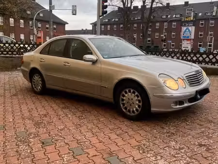 Mercedes-Benz Classe E E 200