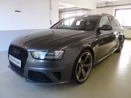 Audi A4 RS4 V8 4.2 FSI 450 quattro