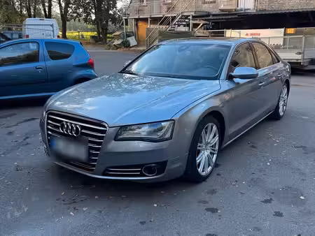 Audi A8 V8 4.2 quattro
