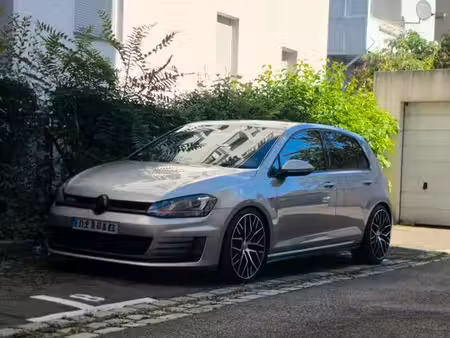 Volkswagen Golf GTI 2.0 TSI 230 Performance