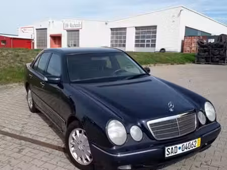Mercedes-Benz Classe E E 270 170