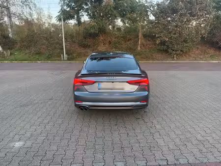 Audi A5 V6 3.0 TDI 218
