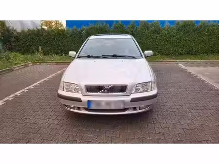 Volvo V40 1.8 122