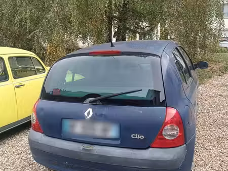 Renault Clio 75