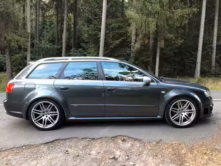 Audi A4 RS4 V8 4.2 FSI 420 quattro