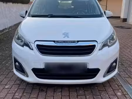 Peugeot 108 1.2 82