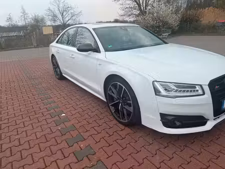 Audi A8 S8 Plus V8 4.0 605 quattro