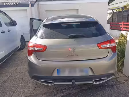 DS 5 2.0 HDi 180