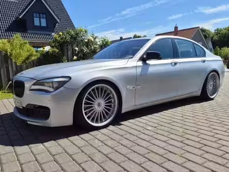 BMW Série 7 750i V8 4.4