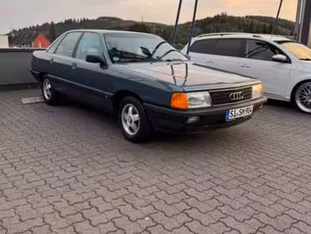 Audi 100 2.3