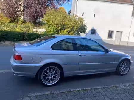BMW Série 3 323i 2.5 170