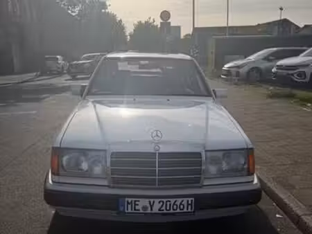 Mercedes-Benz Classe E 200 E 136