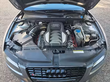 Audi A5 S5 V8 4.2 FSI 354 quattro