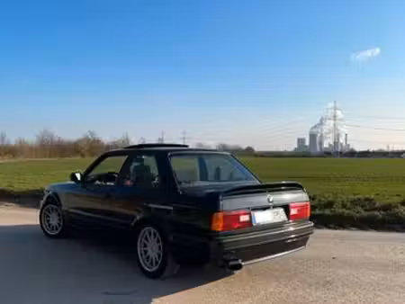 BMW Série 3 325i