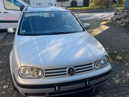 Volkswagen Golf 75