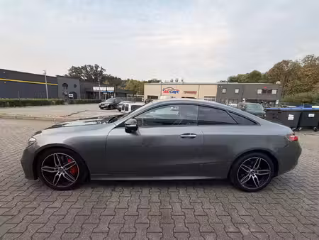Mercedes-Benz Classe E E 220 AMG Line