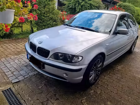BMW Série 3 320i 2.2 170